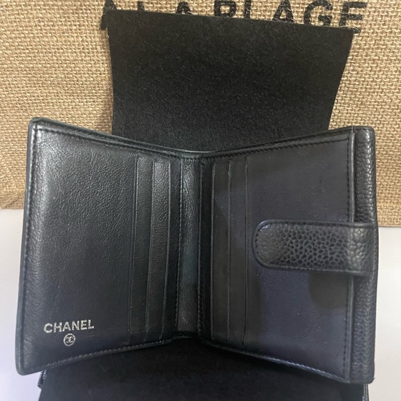 CHANEL Tri-fold wallet caviar leather - Picture 16 of 16